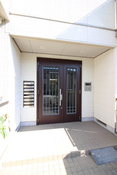 物件外観写真5　(エントランス部分)
