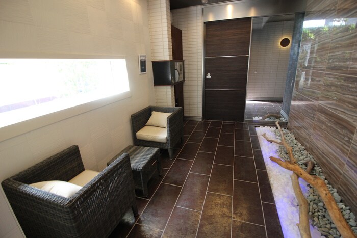 物件外観写真4　(エントランス部分)