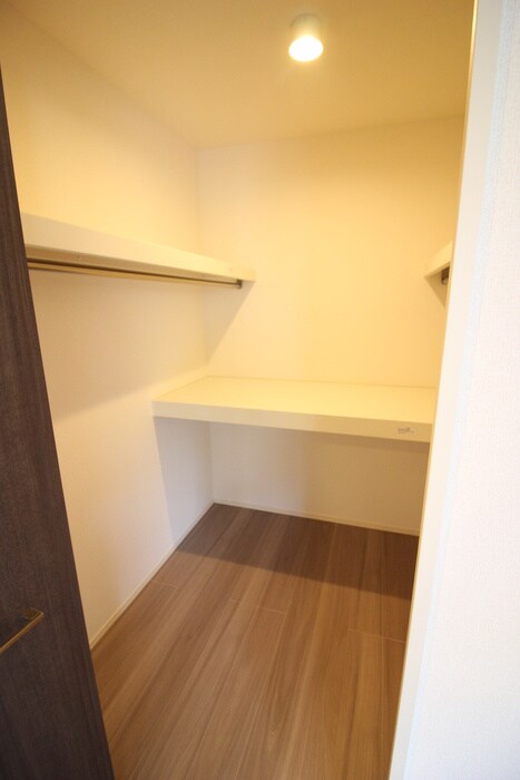 物件内観写真15　(収納)