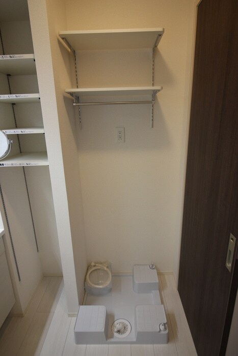 物件内観写真20　(洗濯機置場)