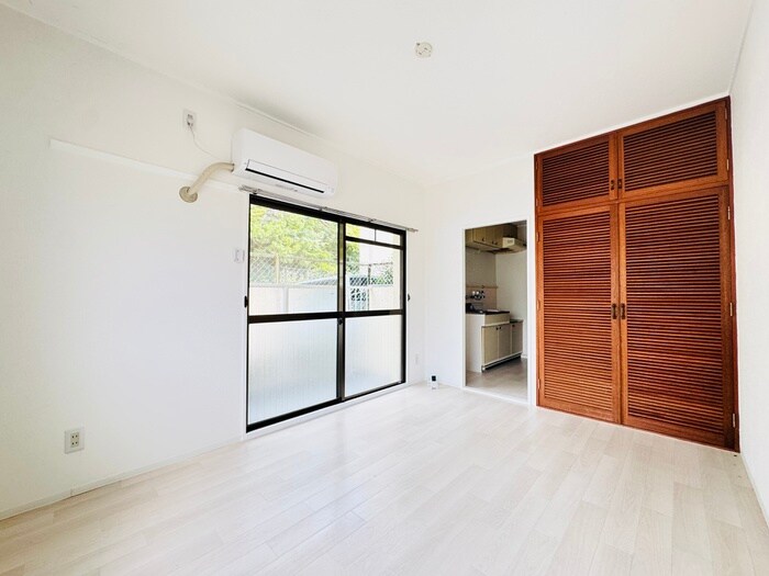 物件内観写真8　(居室)