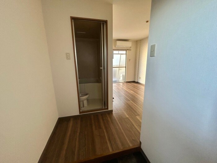 物件内観写真8　(廊下)