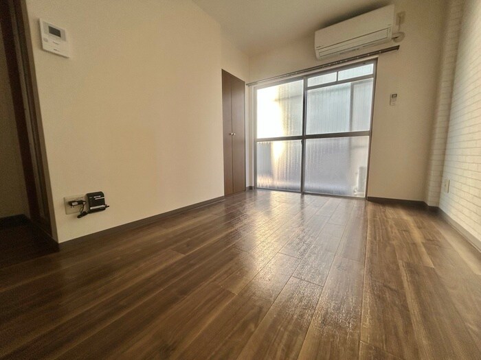 物件内観写真9　(居室)