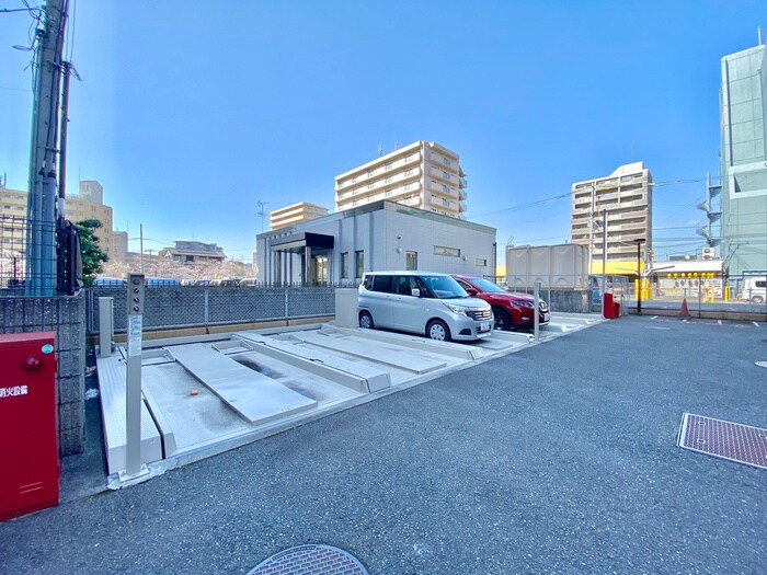 物件外観写真3　(駐車場)