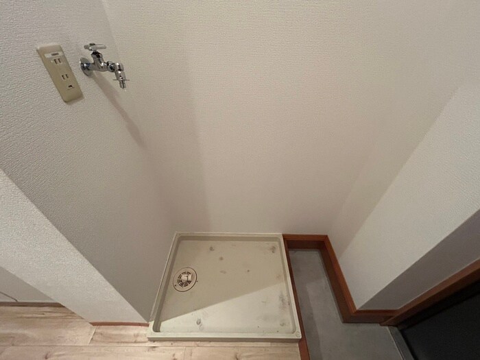 物件内観写真17　(洗濯機置場)