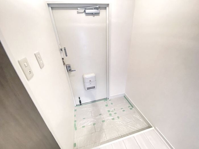 物件内観写真18　(玄関)