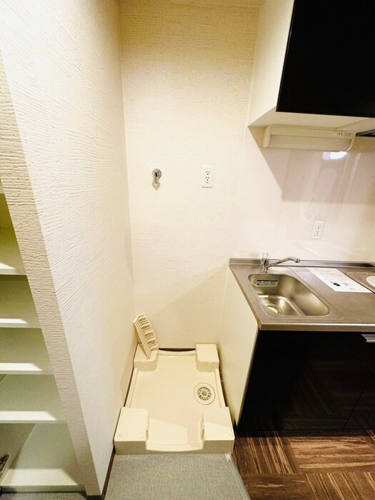 物件内観写真16　(洗濯機置場)