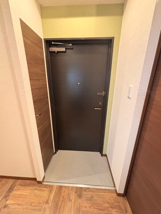 物件内観写真17　(玄関)