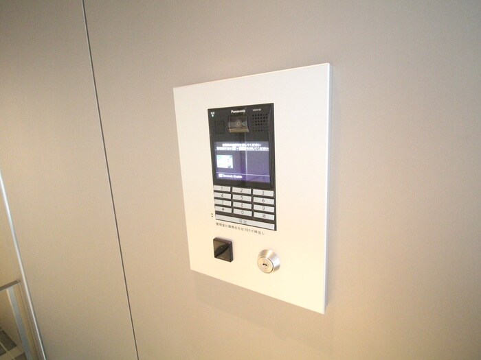 物件外観写真4　(エントランス部分)