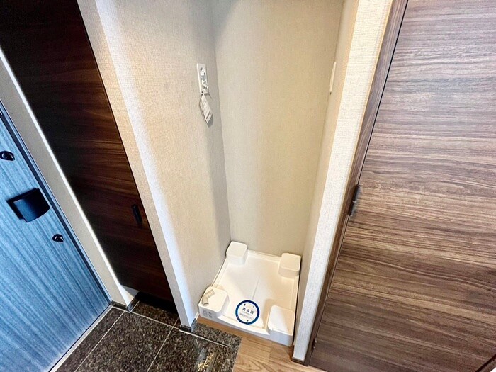 物件内観写真14　(洗濯機置場)