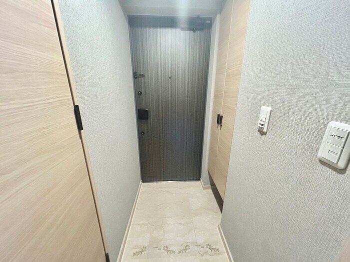 物件内観写真17　(玄関)