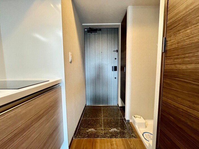 物件内観写真18　(玄関)