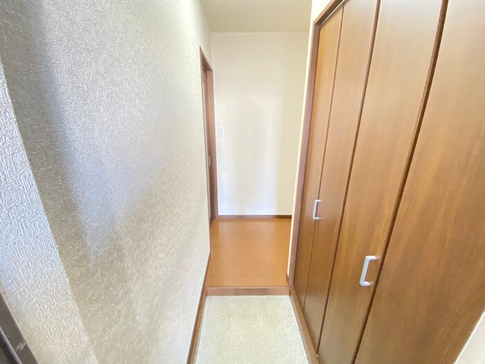 物件内観写真9　(廊下)