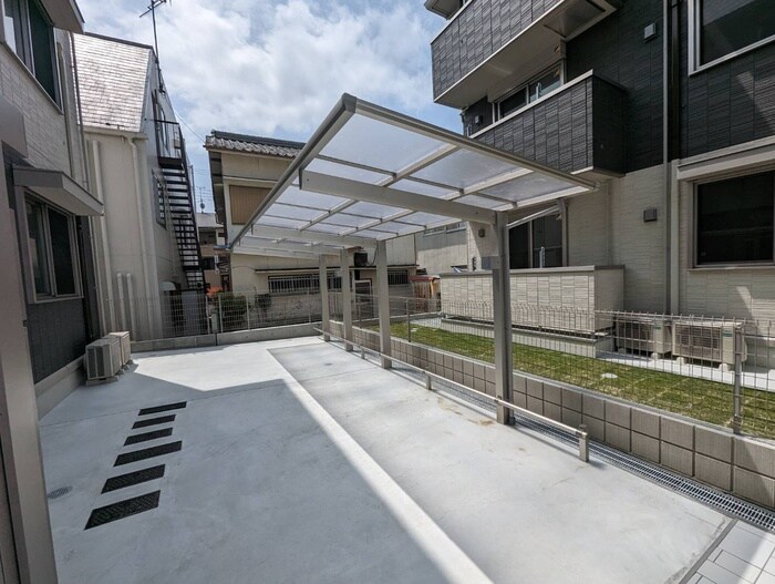 物件外観写真2　(駐輪場)