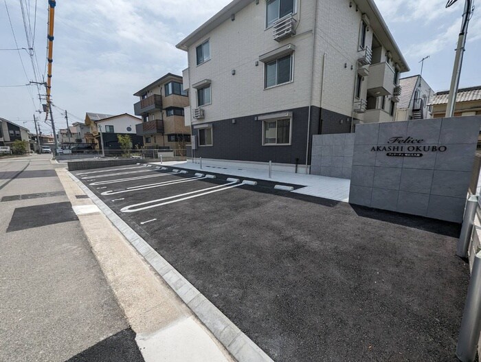 物件外観写真5　(駐車場)