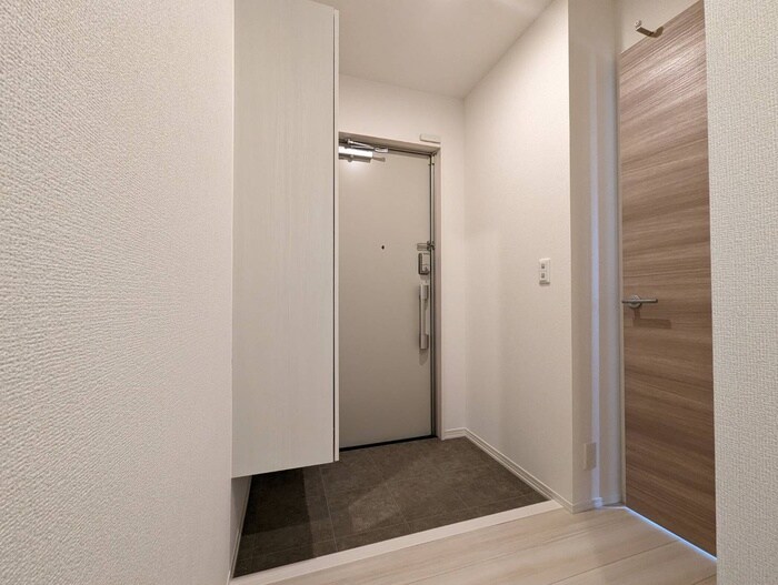物件内観写真14　(玄関)