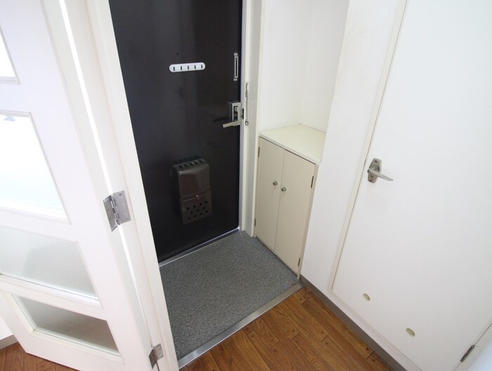物件内観写真18　(玄関)