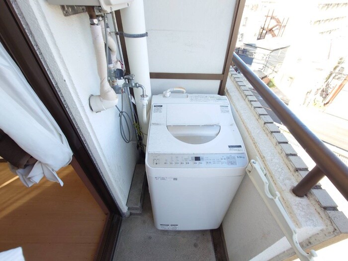 物件内観写真15　(洗濯機置場)