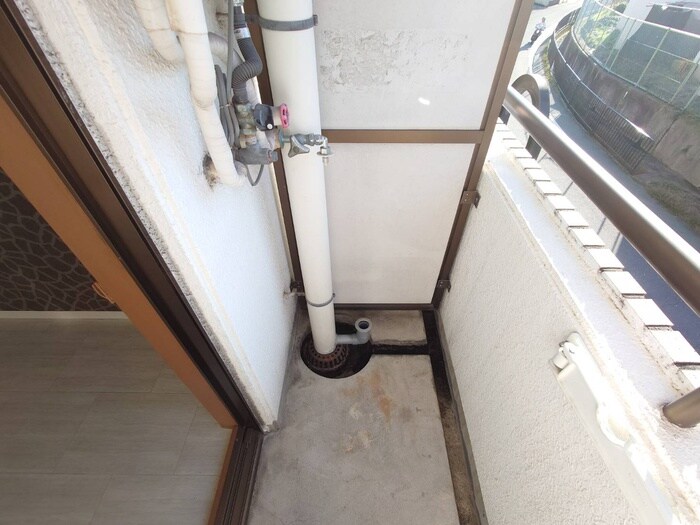 物件内観写真15　(洗濯機置場)