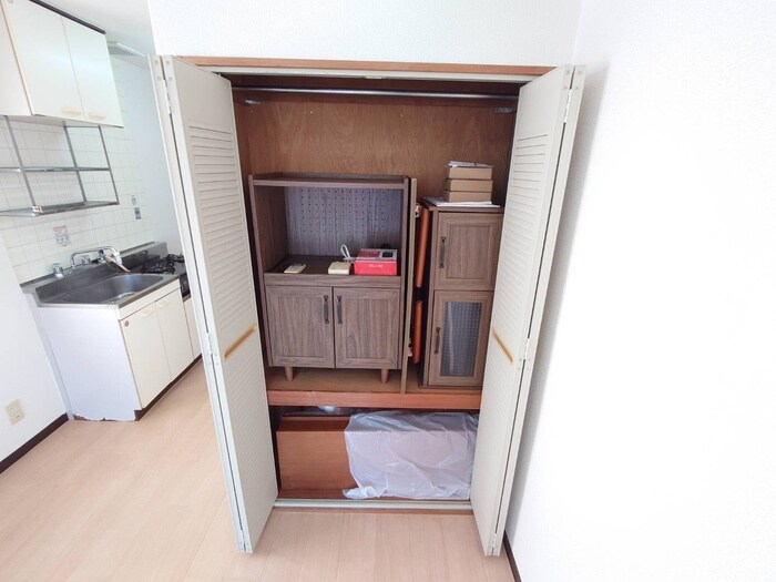 物件内観写真16　(収納)