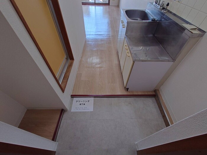 物件内観写真17　(玄関)