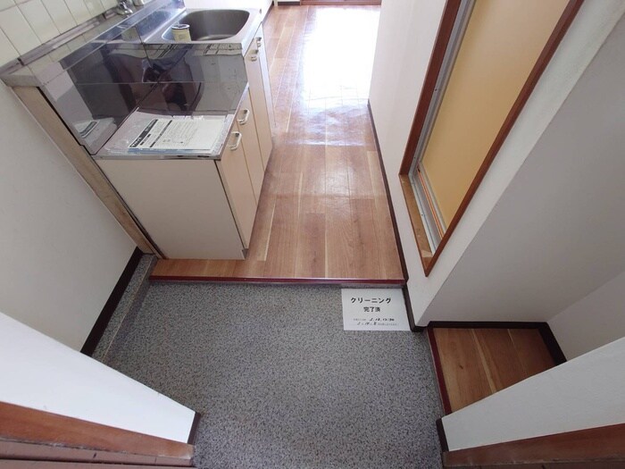 物件内観写真17　(玄関)