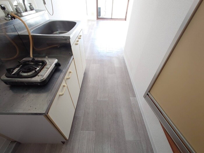 物件内観写真18　(廊下)