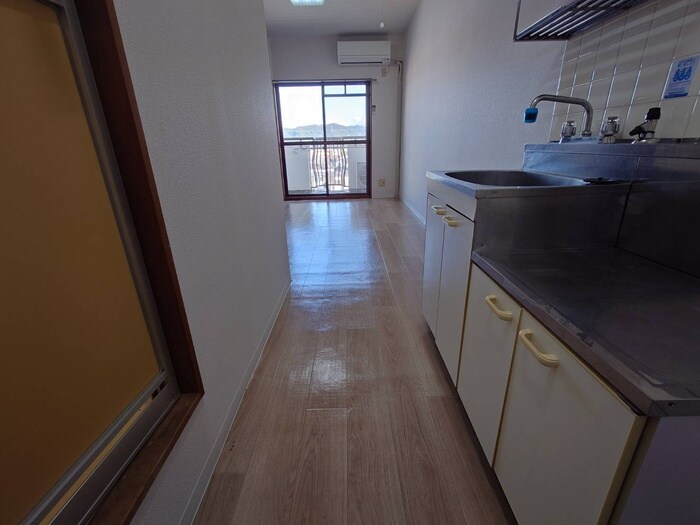 物件内観写真18　(廊下)