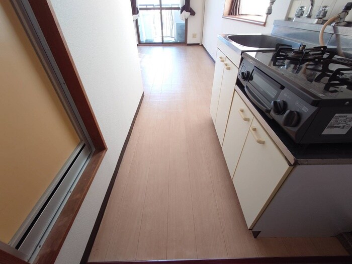 物件内観写真18　(廊下)