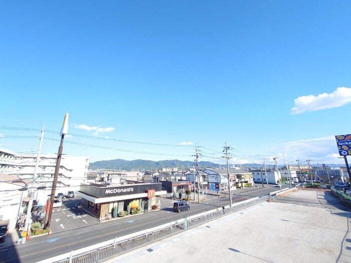 物件内観写真22　(室内からの展望)