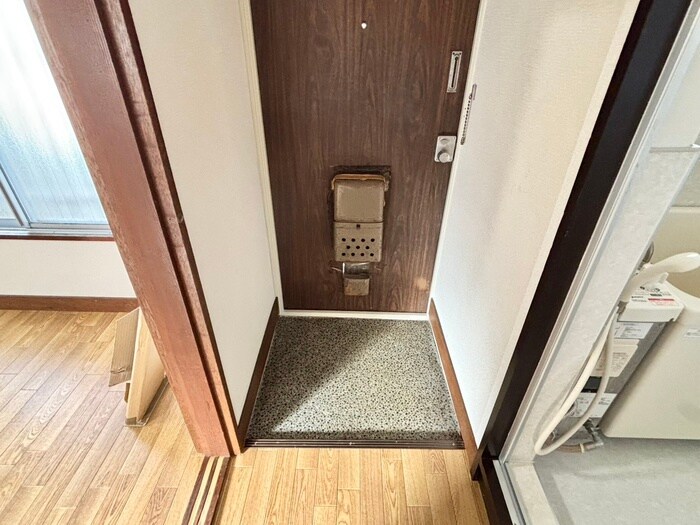 物件内観写真14　(玄関)