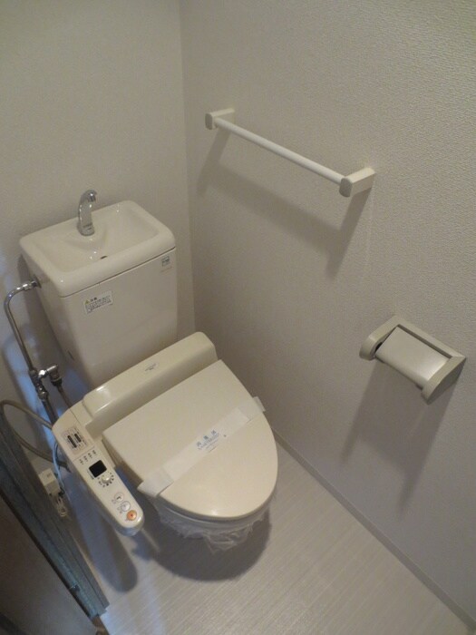 物件内観写真9　(トイレ)