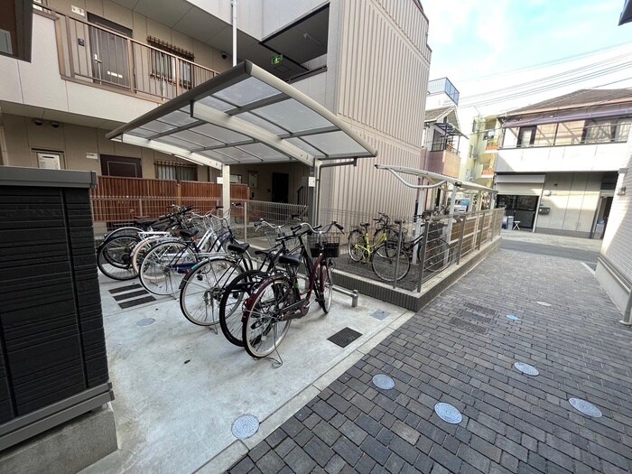 物件外観写真6　(駐輪場)