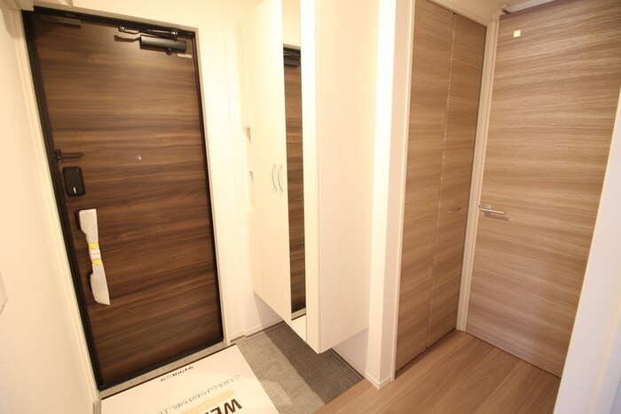 物件内観写真14　(玄関)