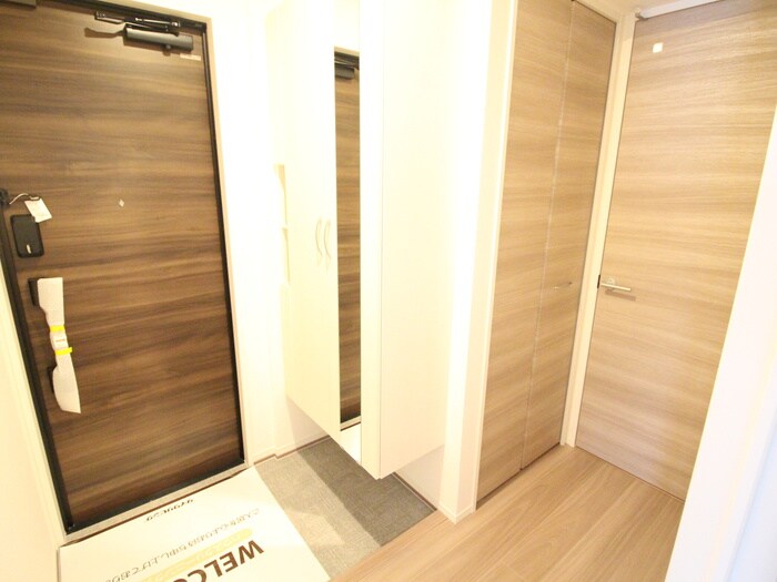 物件内観写真14　(玄関)