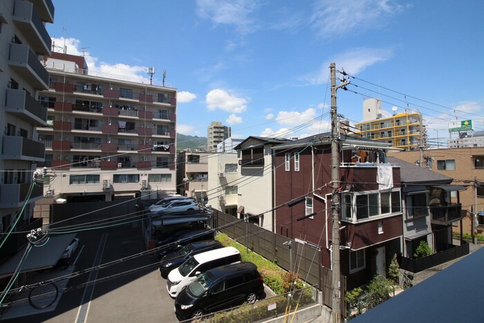 物件内観写真16　(室内からの展望)