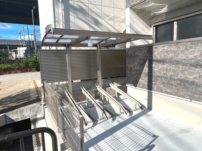 物件外観写真6　(駐輪場)