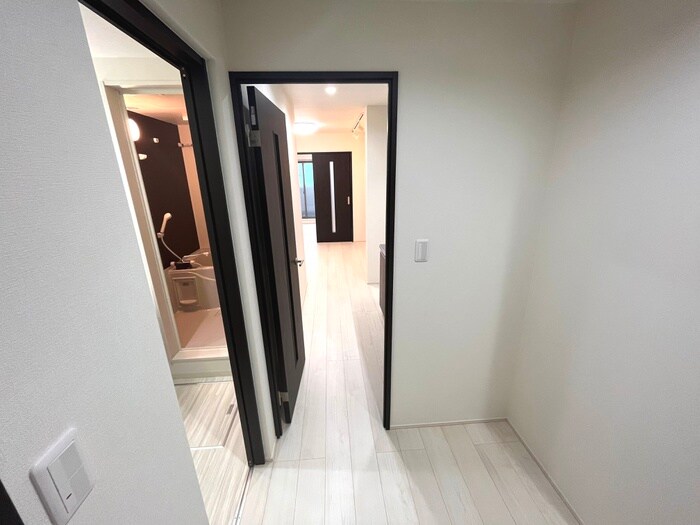 物件内観写真16　(廊下)