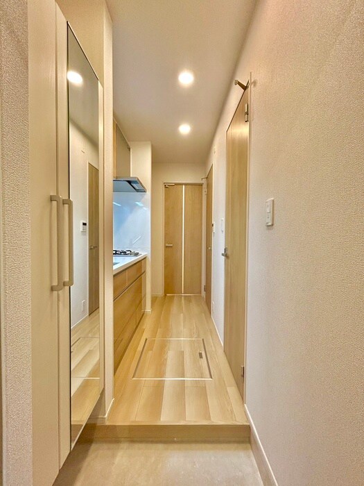 物件内観写真13　(玄関)