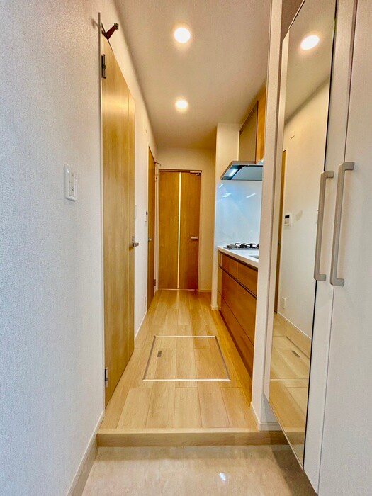 物件内観写真13　(玄関)