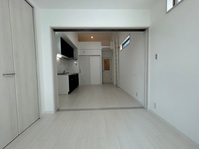 物件内観写真3　(居室)