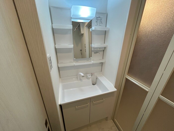 物件内観写真8　(洗面)