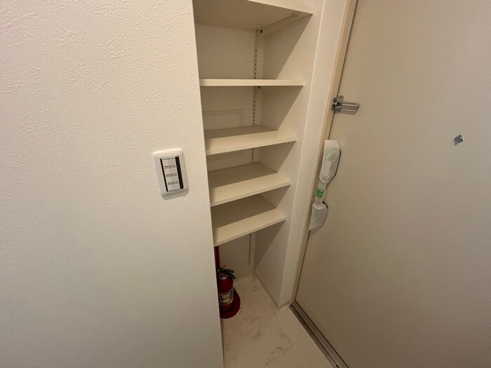 物件内観写真15　(靴箱)