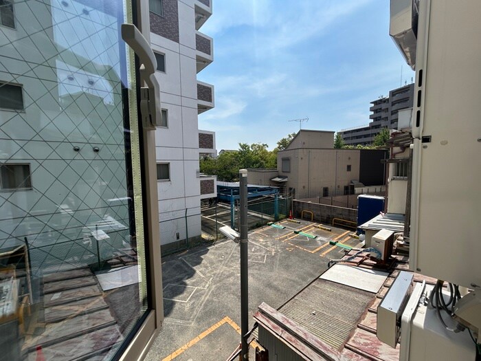 物件内観写真16　(室内からの展望)