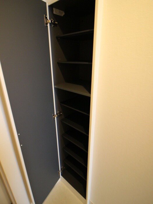 物件内観写真8　(靴箱)