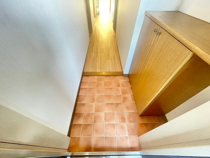 物件内観写真15　(玄関)