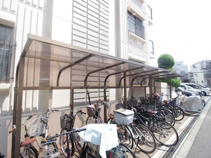 物件外観写真5　(駐輪場)