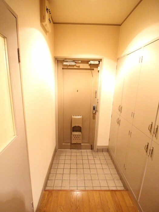 物件内観写真19　(玄関)