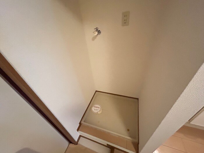 物件内観写真13　(洗濯機置場)