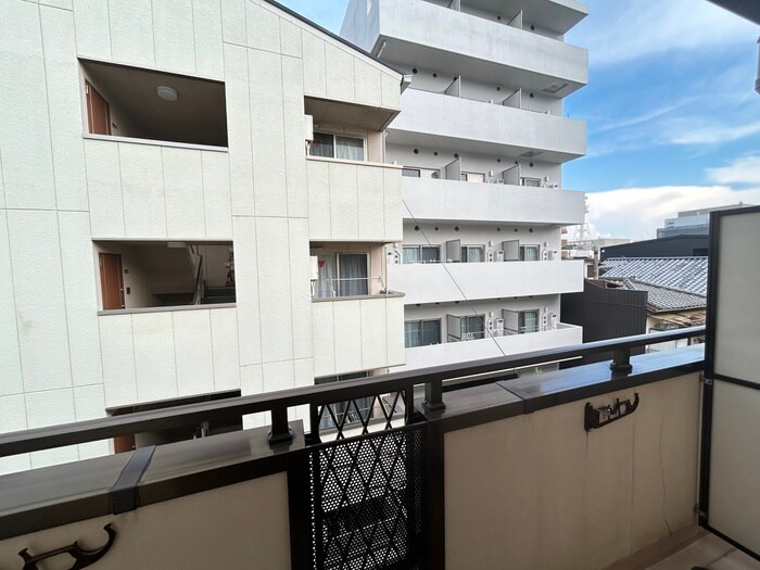 物件内観写真15　(室内からの展望)